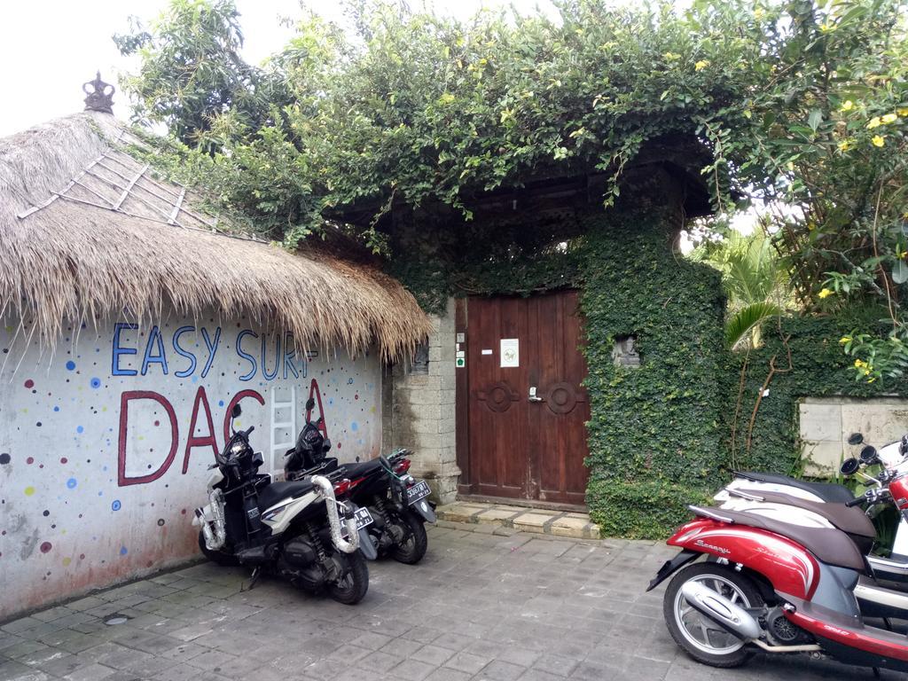 Hotel Easy Surf Dacha Canggu Esterno foto